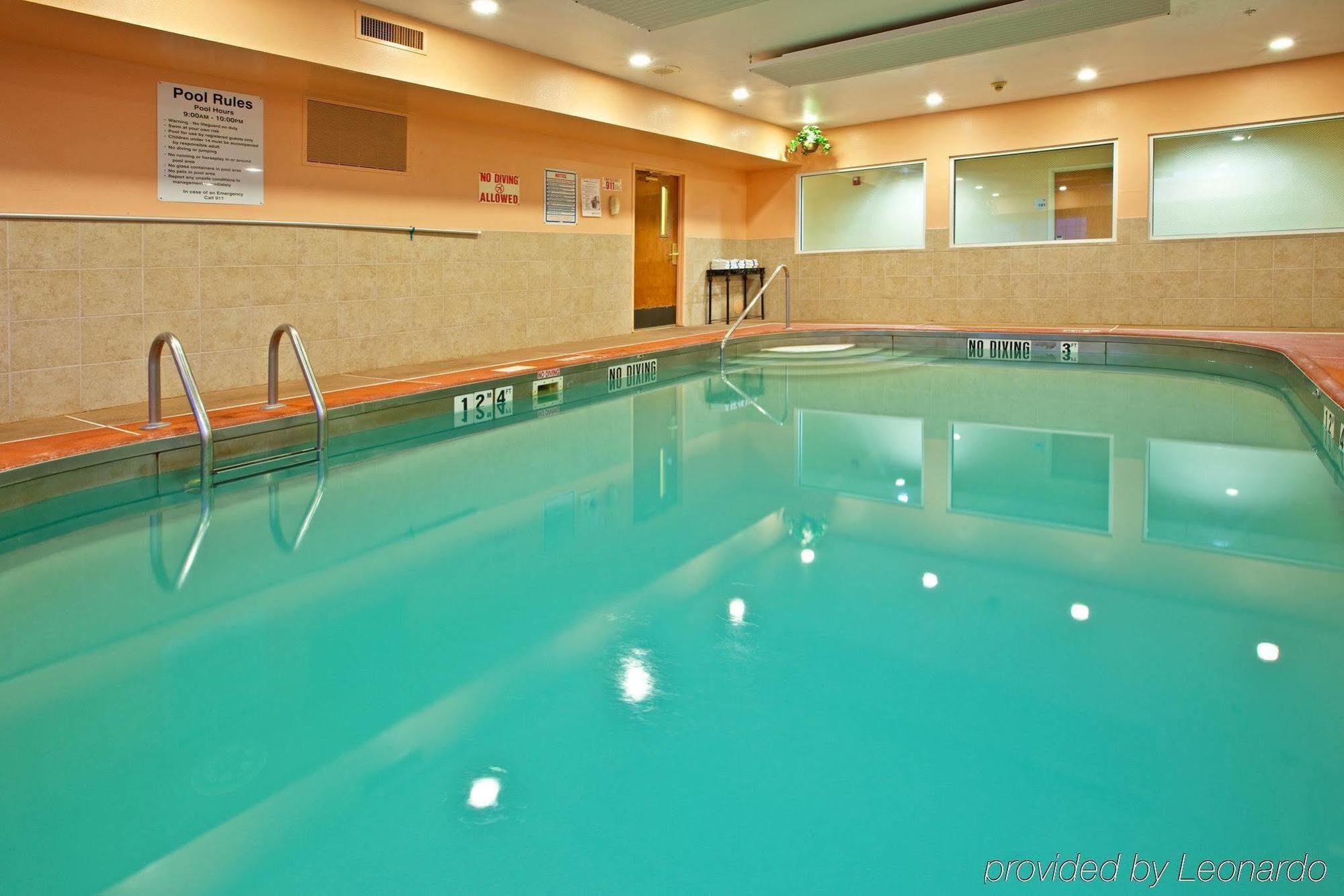 Holiday Inn Express & Suites Harrison By Ihg Facilidades foto
